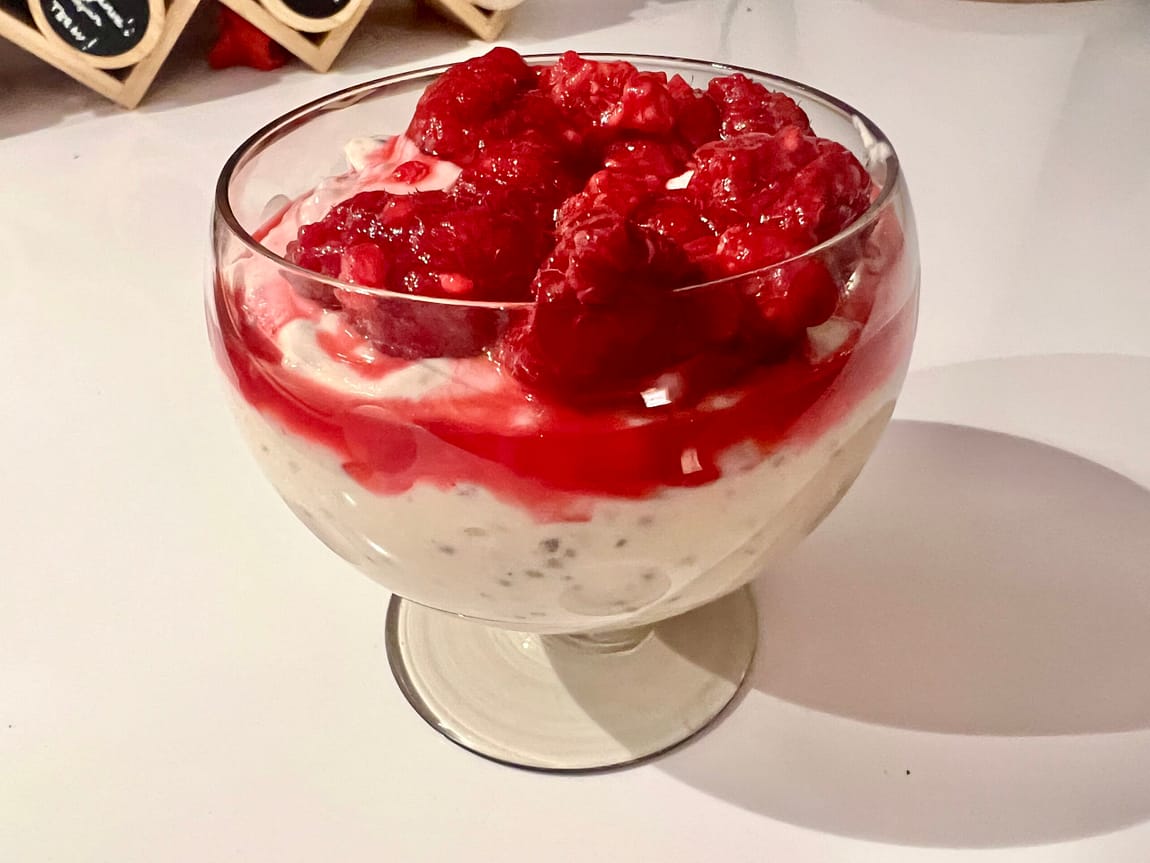 Vaarika chia magustoit - tervislik hommikusöök