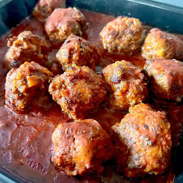 Lihapallid tomatikastmes