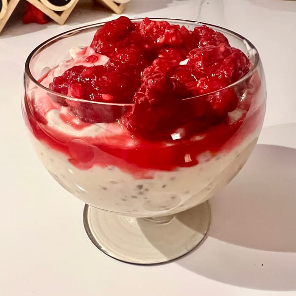 Vaarika chia magustoit - tervislik hommikusöök