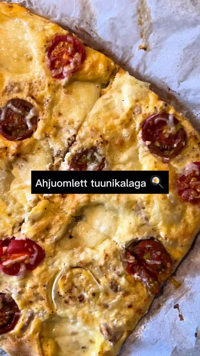 Tundub, et teed toitumises justkui kõike „õigesti“, kuid keha töötab sulle ikka vastu? 🙄

Pidev väsimus, kontrollimatu magusaisu, meeleolukõikumised, uneprobleemid ja ebaregulaarne tsükkel ei ole lihtsalt ajapuuduse ega stressi tüsistus. Need on keha selged signaalid, et veresuhkur ja hormonaalne tasakaal vajavad tuge.

Funktsionaalne ja tõenduspõhine lähenemine ei nõua keha kurnamist ega nälgimist. Kui lõpetad sümptomitega võitlemise ja hakkad pakkuma kehale toitaineid, mida see päriselt vajab, muutuvad tulemused püsivamaks:

🍳Stabiilsem energia: vähem pärastlõunast väsimusauku ega uimasust.
🍳Tasakaalus hormoonid: tsükkel muutub korrapärasemaks ning ärevustunne väheneb.
🍳Loomulikum kaalukaotus: keha vabastab lisakilosid ilma rangeid dieete jälgimata.

Valgu- ja rasvarikas eine (nagu toitev ahjuomlett tuunikalaga) on üks lihtsamaid viise, kuidas hoida veresuhkur stabiilsemana ja vältida hilisemaid isusid.

👉 Soovid retsepti? 🤗
Kommenteeri selle postituse alla MOZZARELLA ja saadan kogused ja valmistamisõpetuse sulle sõnumitesse 👩‍🍳✨

💡 Kui soovid astuda järgmisi samme oma tervise toetamisel, tutvu ka minu 15+5 veresuhkrusõbraliku lihtsa ja maitsva retseptiga retseptikogumikuga või liitu põhjaliku veresuhkrut ja hormoone tasakaalustava grupiprogrammiga. Lisainfo bios ileval lingil.