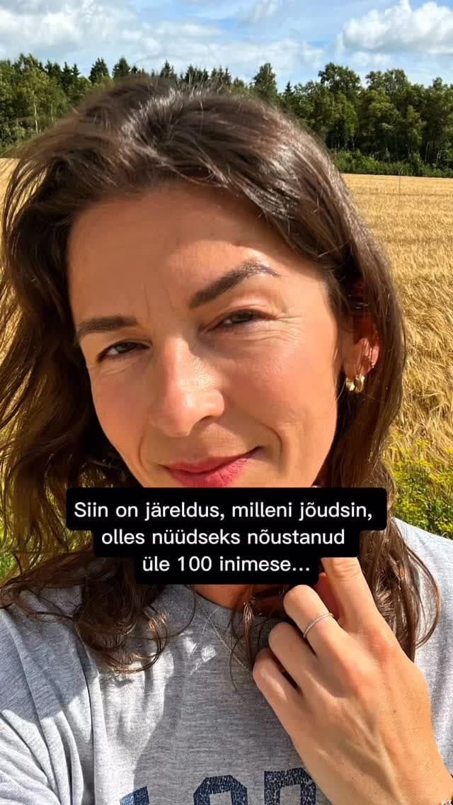 Mingil põhjusel tulevad postituste teemade ideed just joostes 🙂… nii juhtus ka seekord maal olles 👩‍🌾, kolmandal kilomeetril. Ei mingit ametlikku riietust ega peenelt sätitud soengut - hoopis viljapõllud, kellegi vana paigatud t-särk, tühi tee ja mõningad mõtted.

See ei ole paljude jaoks ilmselt mingi uus teadmine. Samuti on see kohati väga üldine. Aga siiski paljude jaoks vastuseid andev.

Suurt pilti ja perspektiivi andev.

Seekord tundus see mõte piisavalt tugev ja põhjendatud, et see ka siin uuesti välja öelda 💛

See vastab küsimusele: 
“Kust otsida vastuseid kui sul on mõni terviseväljakutse (on see siis kaalunumber, ärevus, seedemured või midagi muud), mis sind juba pikalt on häirinud ja mille puhul arstidest ja ravimitest ei piisa?”

Enamasti ei piisa vaid uutest teadmistest…et keegi ütleb, et tee nii või tee naa…A la söö köögivilju ja ära söö suhkrut.

On vaja rohkemat!