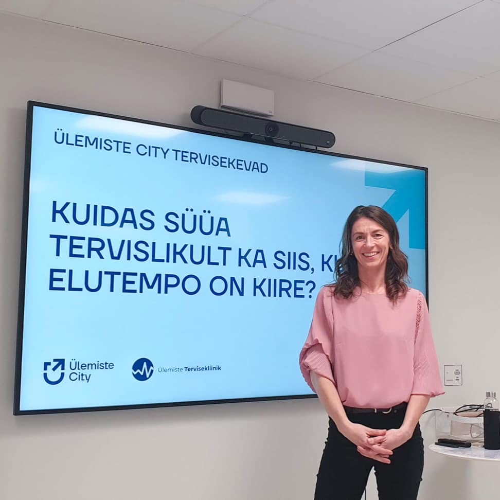 Ülemiste City Tervisekevade raames sain toreda võimaluse rääkida teemal “Kuidas toituda tervislikult kiire elutempo korral”, et teha tervislikud valikud lihtsamaks ja kujundada nutikalt oma ümbrus nii, et see sinu tervise eesmärke toetab.

Oli üle ootuste osavõtt ja üllatavalt kaasamõtlev publik ✨. Seega suur aitäh @ulemistecity ‘le selle võimaluse ja hea tervise propageerimise eest! 🤝

#tervis #paremtervis #toitumine#toitumiskoolitus