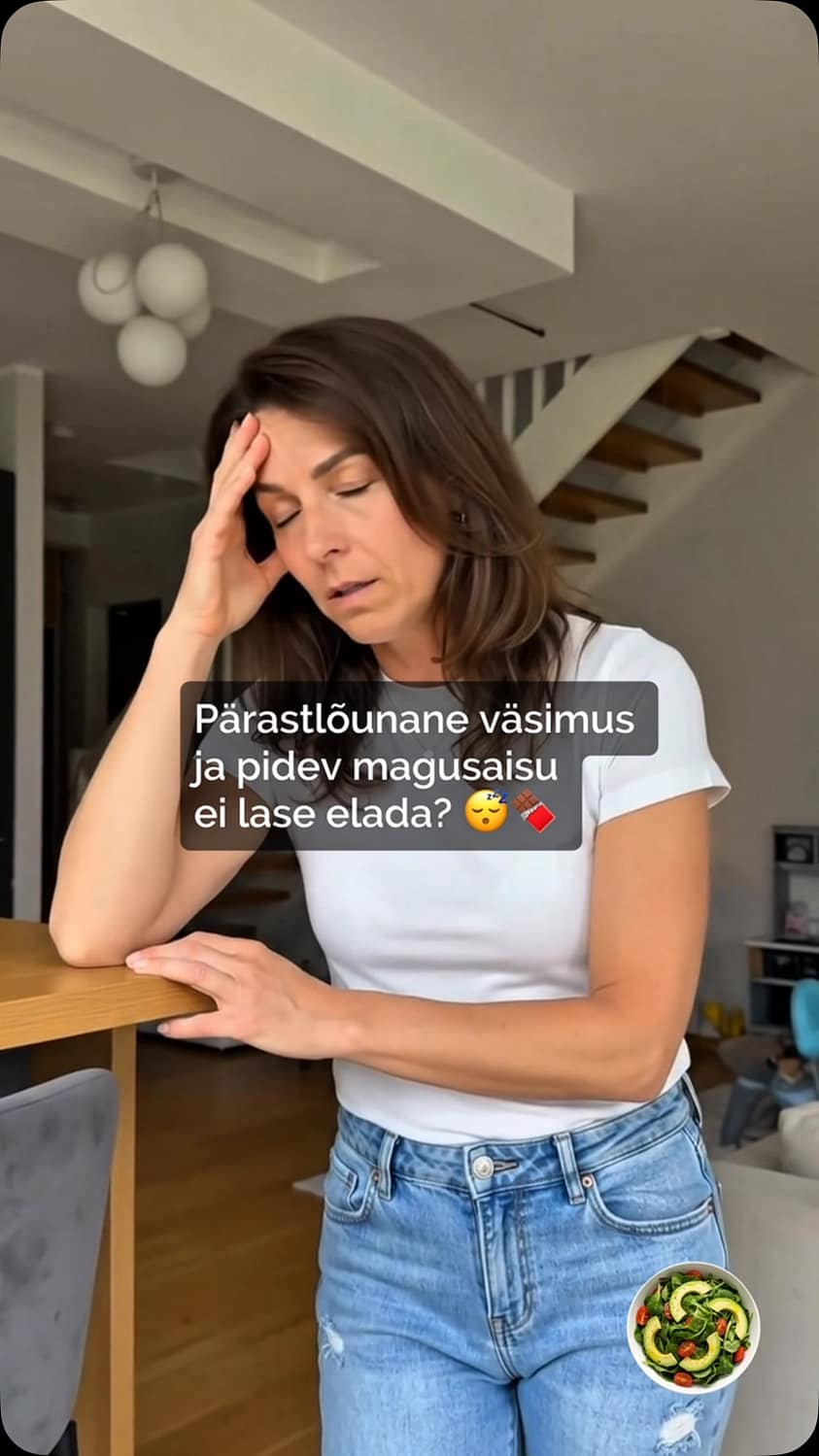 Kas tunned end ära? Pärast lõunasööki tekib meeletu väsimus, silm vajub kinni ja käsi haarab justkui iseenesest millegi magusa järele? 🍫

Kui sind segab pärastlõunane väsimus ja oled proovinud ka kaalu langetada, aga see pole õnnestunud, sest tervislik toit tundub maitsetu ning valmistamine ajamahukas... siis mul on sulle hea uudis! ✨

Olen viimased kuud salaja töötanud oma päris esimese retseptikogumiku kallal ja see on juba õige pea minu e-poodi jõudmas!

See ei ole lihtsalt järjekordne nimekiri toitudest. Toitumisspetsialisti ja toidutehnoloogina on minu missiooniks näidata, et tervislik toitumine võib olla imemaitsev ja kaugel sellistest märksõnadest nagu “näljutamine”, “kalorite lugemine”, “toidu kaalumine” või “õõnes tunne”.

Kuigi kaalulangus taandub matemaatiliselt energiadefitsiidile, näitavad viimaste aastate uuringud, et veresuhkru ja insuliini normaalne toimimine on üks olulistest faktoritest, mis otsustab, kas suudad kaalu langetada ja saavutatud kaalu ka hoida või mitte.

Mida minu uuest kogumikust leiad? 
👉🏼 15+5 maitsvat retsepti, mis on veresuhkrusõbralikud ja aitavad hoida energiataseme päeva jooksul ühtlasema
👉🏼 Toidud, mis PÄRISELT hoiavad kõhu täis ja vähendavad magusaisu
👉🏼 Lihtsad ja selged soovitused tervist toetavate toidukordade kokkupanekuks (näiteks kui sööd väljas või plaanid teha mõnd oma retsepti)
👉🏼 Tark lähenemine, mis aitab kaalu langetada ilma, et peaksid tegema järeleandmist maitses

Olen loonud need retseptid mõeldes sinule – kiire elutempoga inimesele, kes tahab tunda end oma kehas hästi, energiliselt ja nautida head toitu! 

Kõikidele kommenteerijatele saadan kogumiku ilmudes sõnumitesse isikliku sooduskoodi (ja võib-olla ka väikese üllatuse 😉)!

Enid👩🏼‍🍳💚

#toitumisspetsialist #toitumisnõustaja #tervislikudretseptid #kaalulangetus #magusaisu